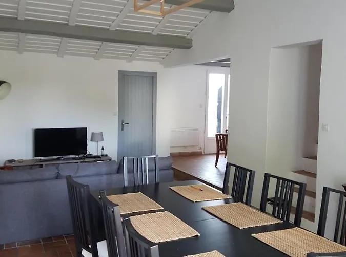 La Du Tesselier 누아르무티에 앙 릴